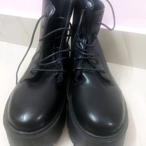 Black Solid High Ankle Boots