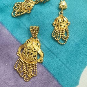 Gold Imitation Earrings and Pendant Set