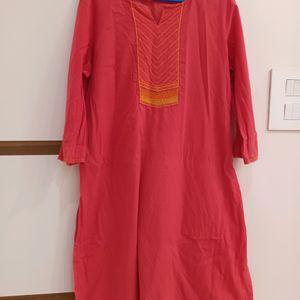 Avaasa Coral Pink Kurti XL With Yoke Embroidery