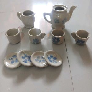 TOYS Porcelain Tea Cup And Saucers Set