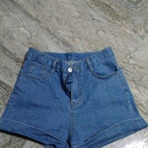 short jeans pant