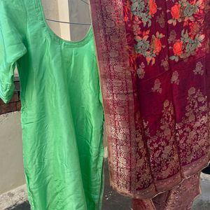 Plain Green Suit With Banarsi Dupatta