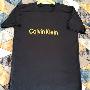 Calvin Klein T-shirt