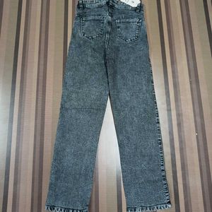 DG-77 Size-28 Straight Jenas