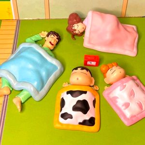 Shinchan Family Figurines
