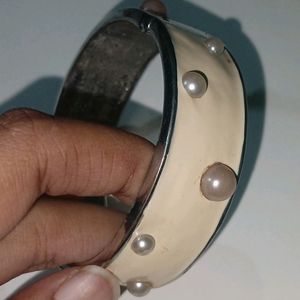 Unique Pearl Bracelet