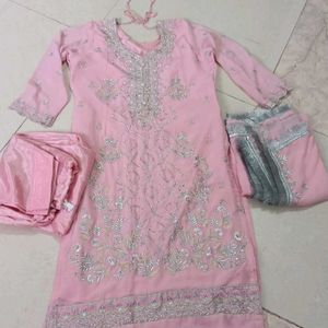 Beautiful Salwar Suit With Dimond And Zari Work