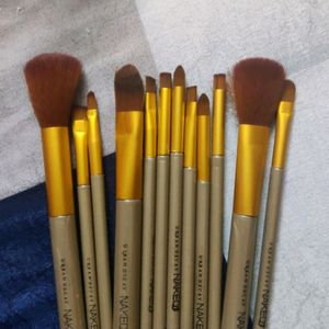 Naked 3 Urban Decay Make-up Brushes