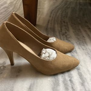 New ROCIA Tan Suede Heels