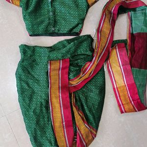 Nauvari Saree with Half Sleeves Zari Blouse