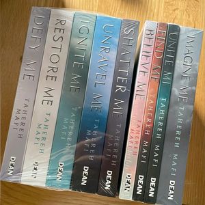 Shatter Me Book Set