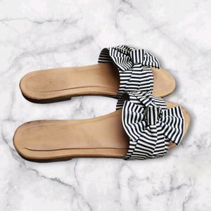 B/W Striped Bow Sliders