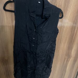 A Casual Black Straight Shift Dress