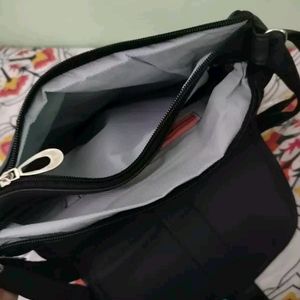 Selling A Beautiful Black Colour Slingbag