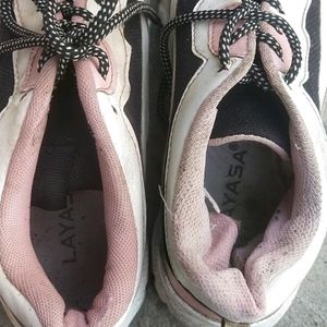 Layasa Shoes In Good Condition