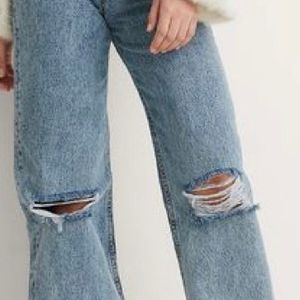 Knee Cut Straight Loose Away Denim Jean