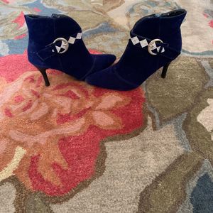 Stylish Blue Suede Party Shoes