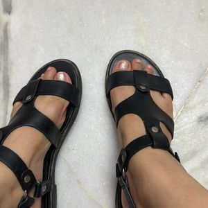 Forever 21 Flat Sandals