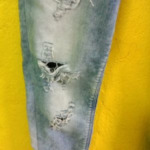 Women Damage Jeans.