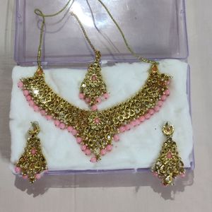 Necklace With Mangtika