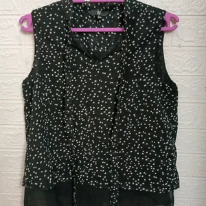 Very Good Condition Black Top For Sale