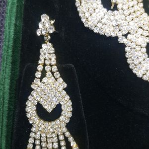 White Colour Jarkan Set With Maang Tikka And Earri