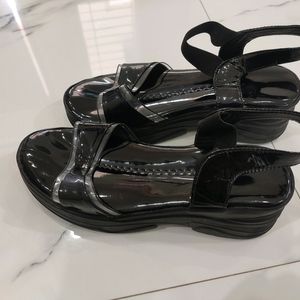 New Wages Sandals Black