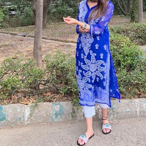 Chikankari Straight Kurta With Inner