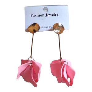 Dashing Matt Finished Peach Drop Earrings