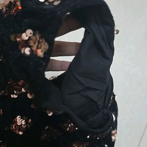 Velvet sequenied Dress