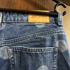 Round Detailing Jeans