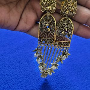 2 Pair Golden Earings