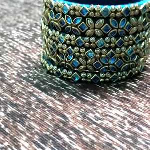 Thread bangle