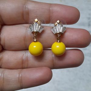 Stylish Crown Earrings in Pop Yellow