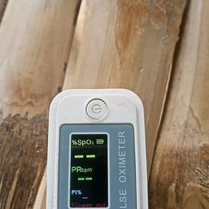 Plus Oximeter Battery Free