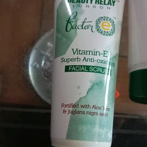 Vitamin E Superb Anti Oxidant Facial Scrub