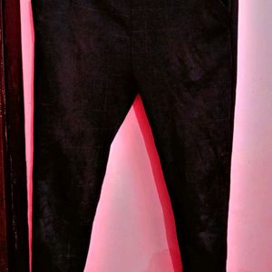 Women Black Straight Pant