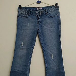 women straight fit tattered jeans