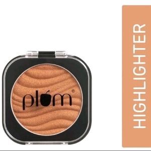 Plum Miracle Bronze Highlighter Highly Pigmented