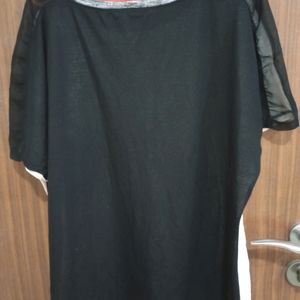 Holiday T-shirt With Netted Lining