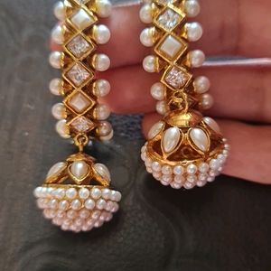 Pearl And Stone Earings