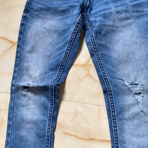 Distressed  Demin Jeans