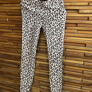 Stylish Leopard Print Leggings