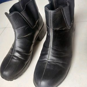 Selbro Black Boots In Size 8