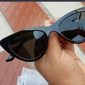 Women Black Plastic Rectangular Sunglasses