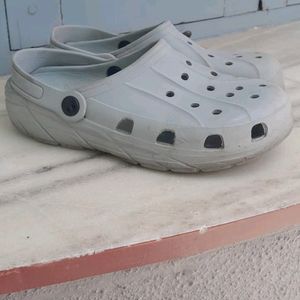 Redtape Crocs