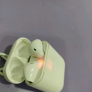 i 12 Earbuds With Charger