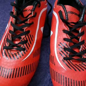 Welling To Sell Football Shoes