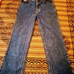 Fresh Jeans With Straight Fit Style