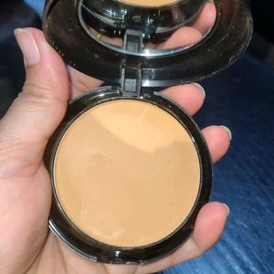 Classic Make Up U.S.A Compact With Concealer